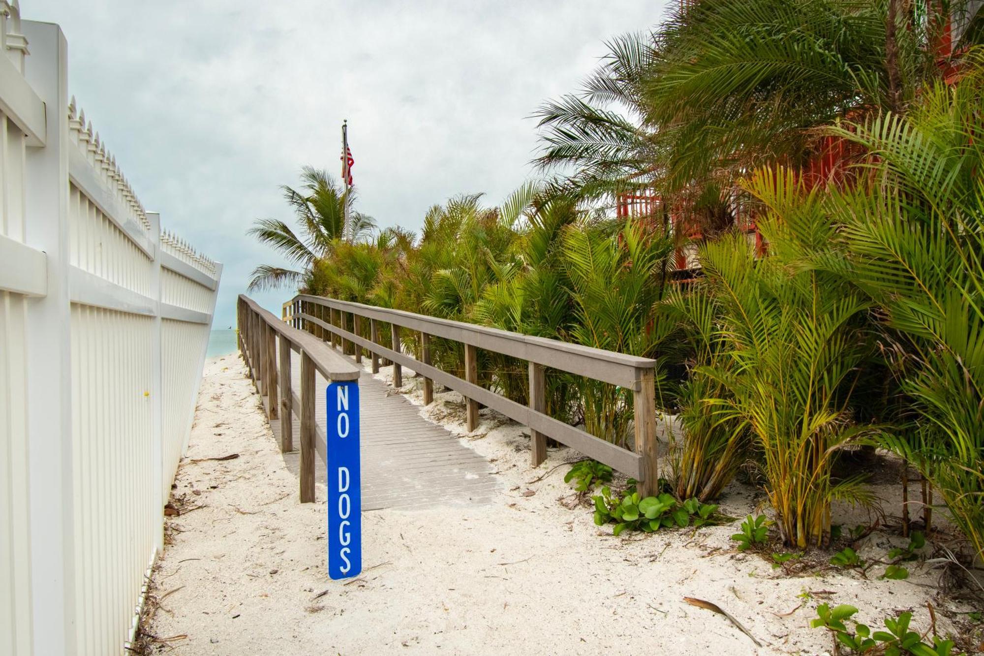 Funshine Sunset Beach St. Pete Beach Eksteriør bilde